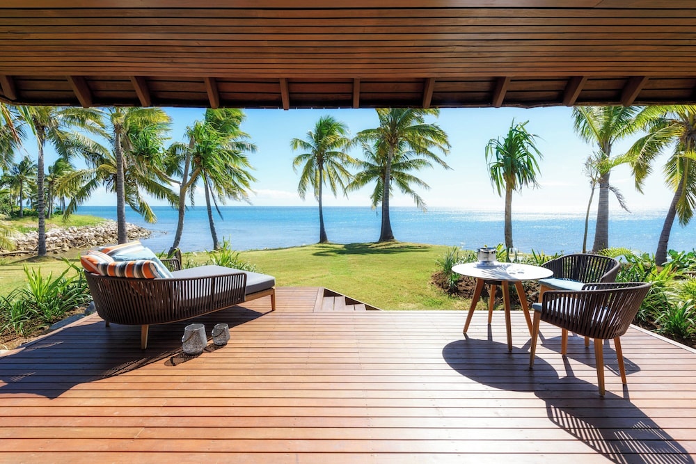 Villa, 1 King Bed, Non Smoking, Oceanfront (balcony)