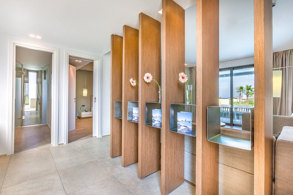 Executive Suite with Two Bedrooms Swim-up with Sharing Pool - Photo 9