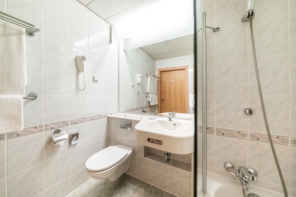 Standard Double Room Single Use, 2 Twin Beds photo 2