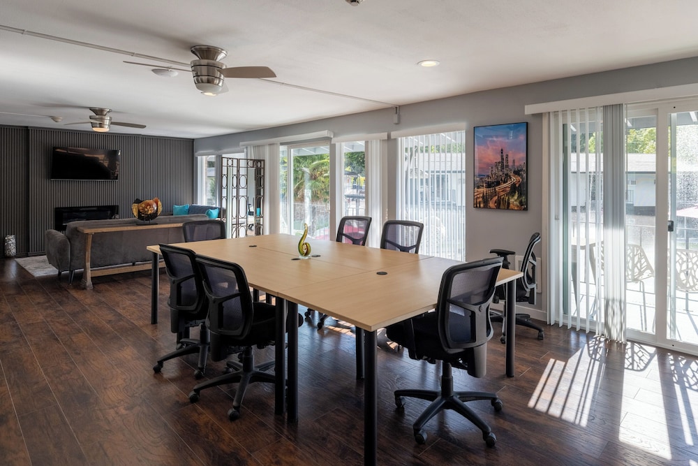 Premier Penthouse photo 3