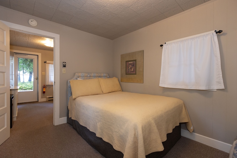Basic Lakeview One Bedroom Cottage photo 1