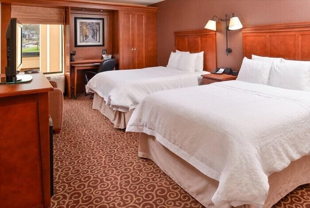 Standard Room, 2 Queen Beds photo 2