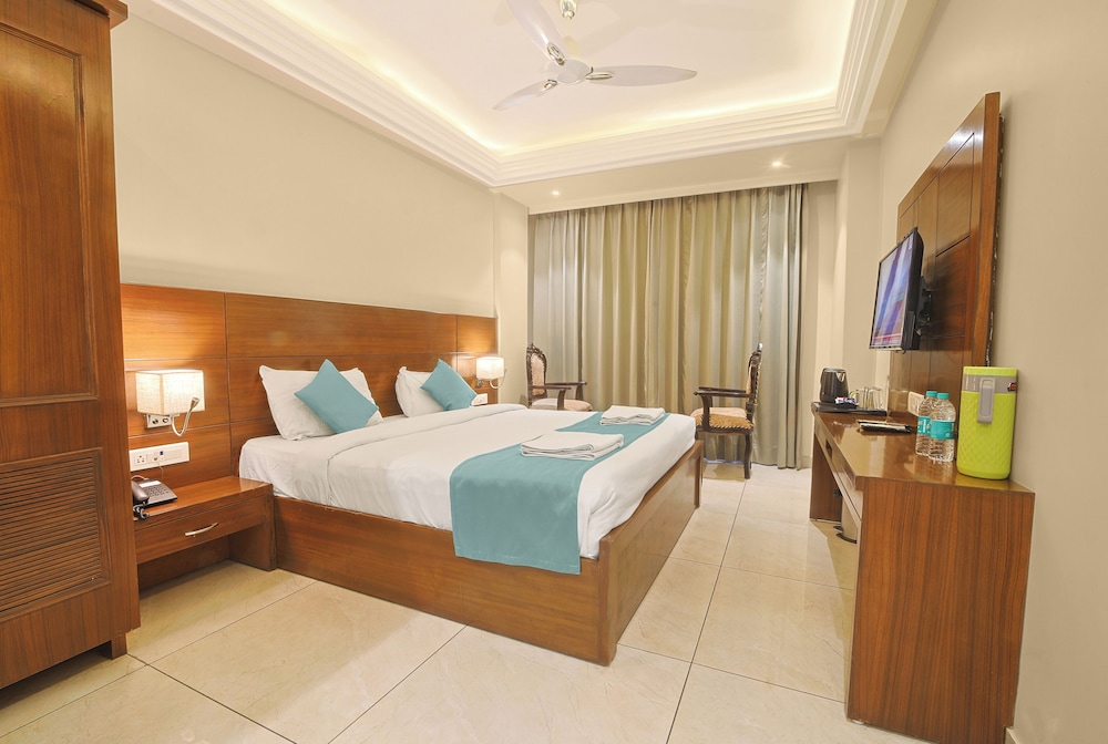 Executive King Room - Photo 7