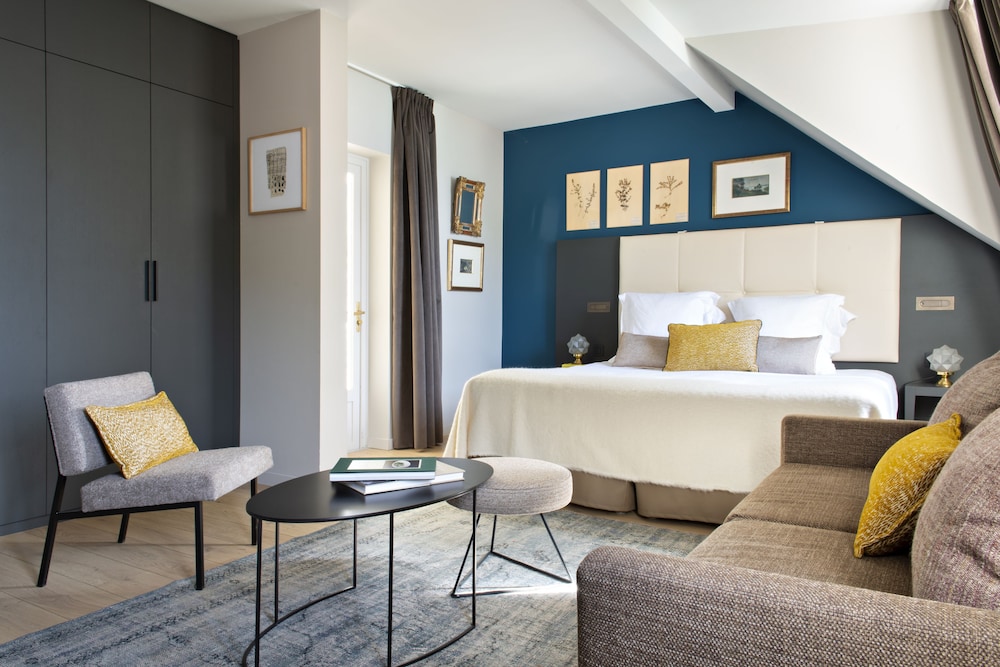 Double Room, Balcony, Partial Lake View