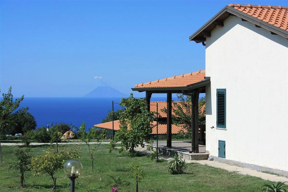 Classic Apartment, 2 Bedrooms, Terrace, Partial Sea View
