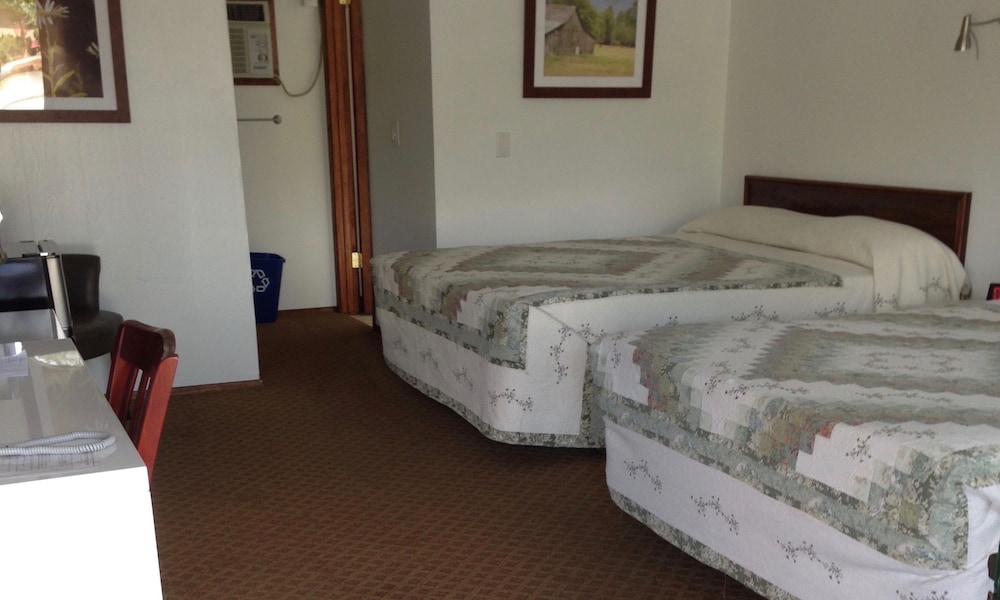 Standard Double Room, 2 Queen Beds, Non Smoking photo 1