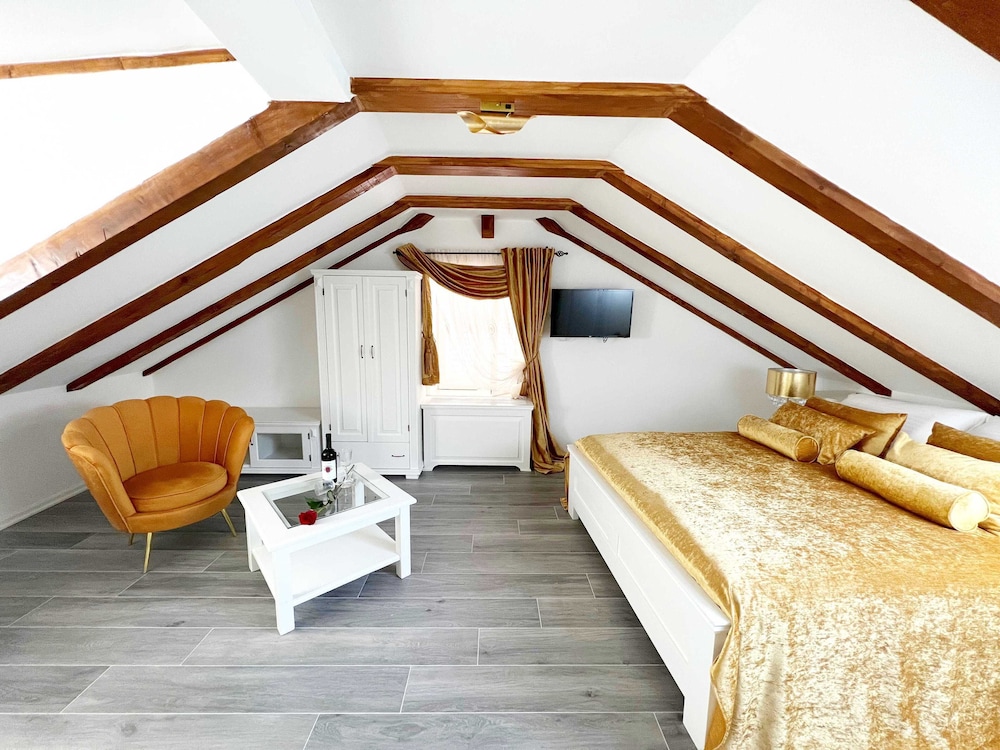 Superior Double Room, City View photo 3