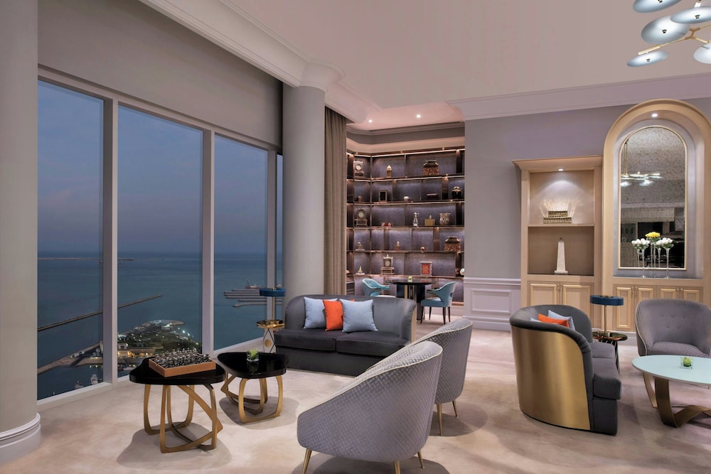 Club Room, 1 King Bed, Club Lounge Access - Photo 2