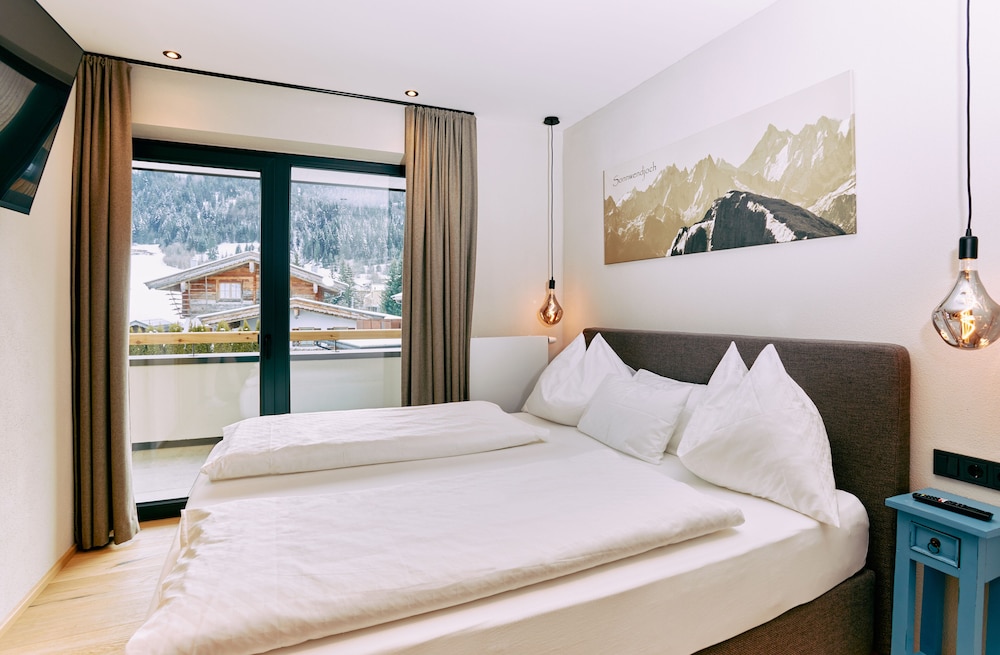 Luxury Apartment photo 2