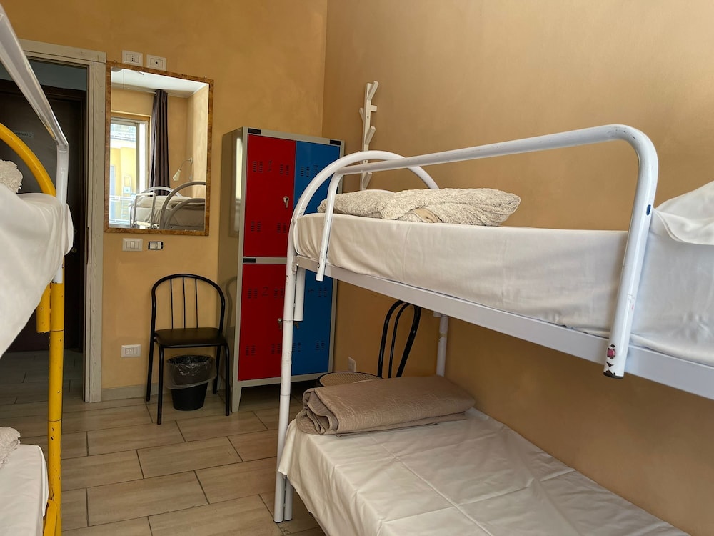 Camera Quintupla, Bagno Condiviso