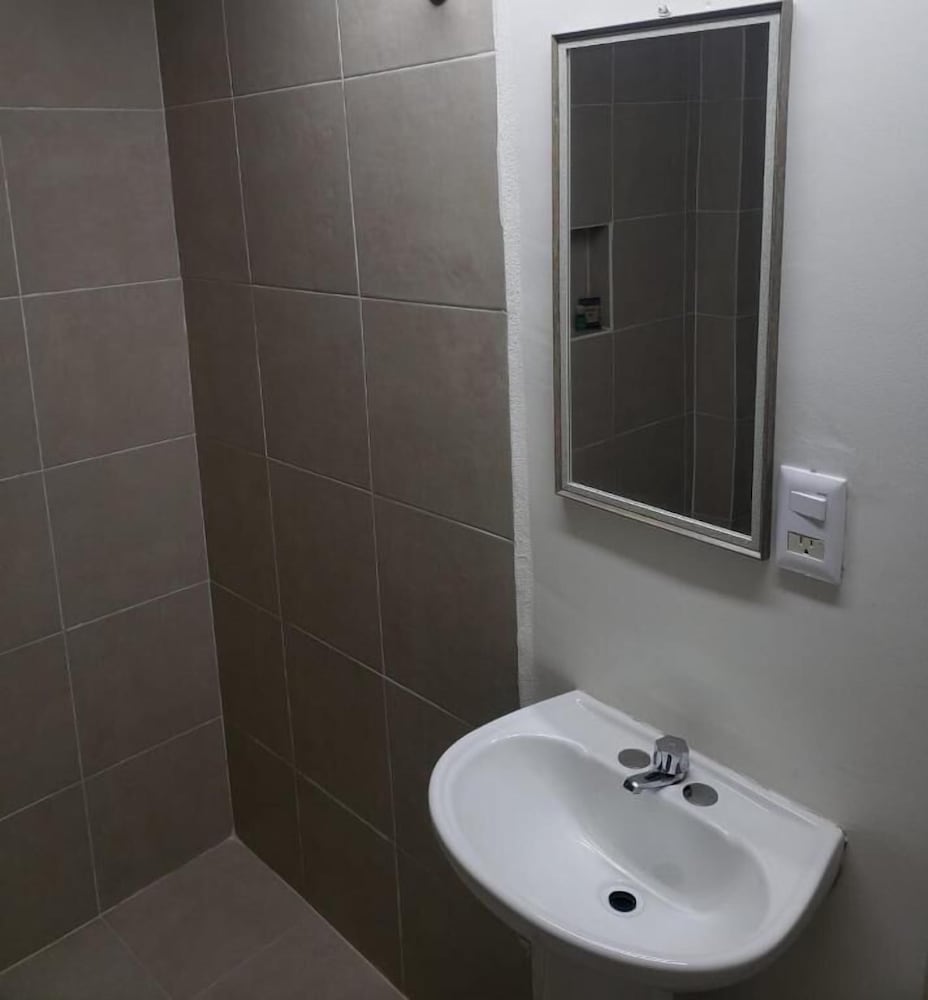 Basic Quadruple Room photo 1