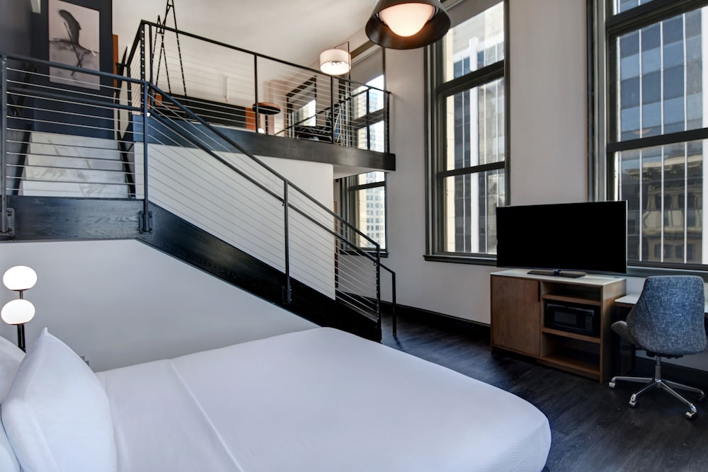 Suite, Multiple Beds, City View (Mobility Accessible, Roll-In Shower)