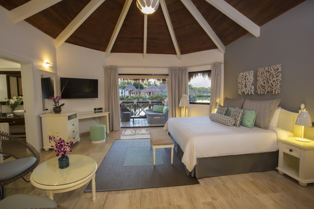 Romance Bungalow by the lake - Photo 1