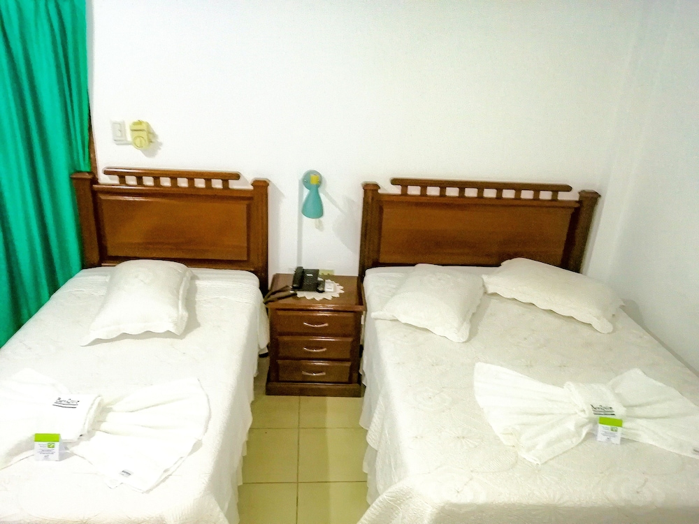 Family Triple Room, 1 Bedroom, Private Bathroom photo 2