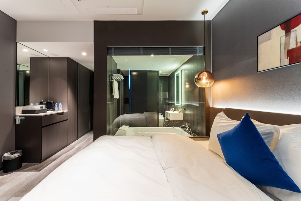 Executive Room - Photo 2
