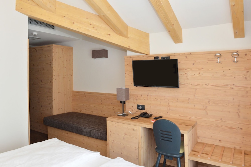 Deluxe Room, 1 Bedroom photo 3