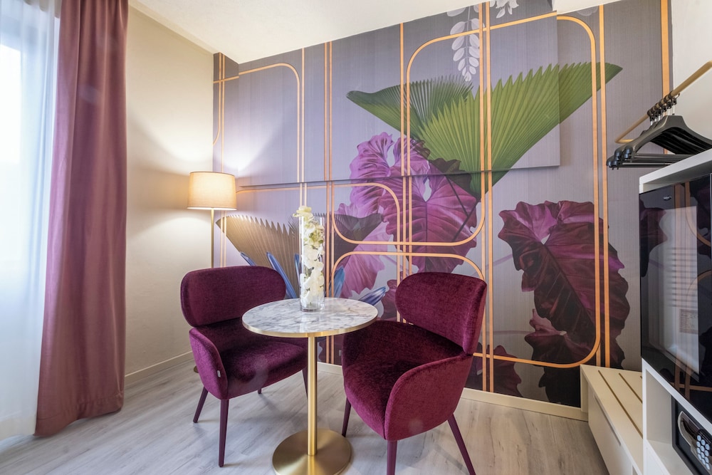 Junior Suite - Photo 1