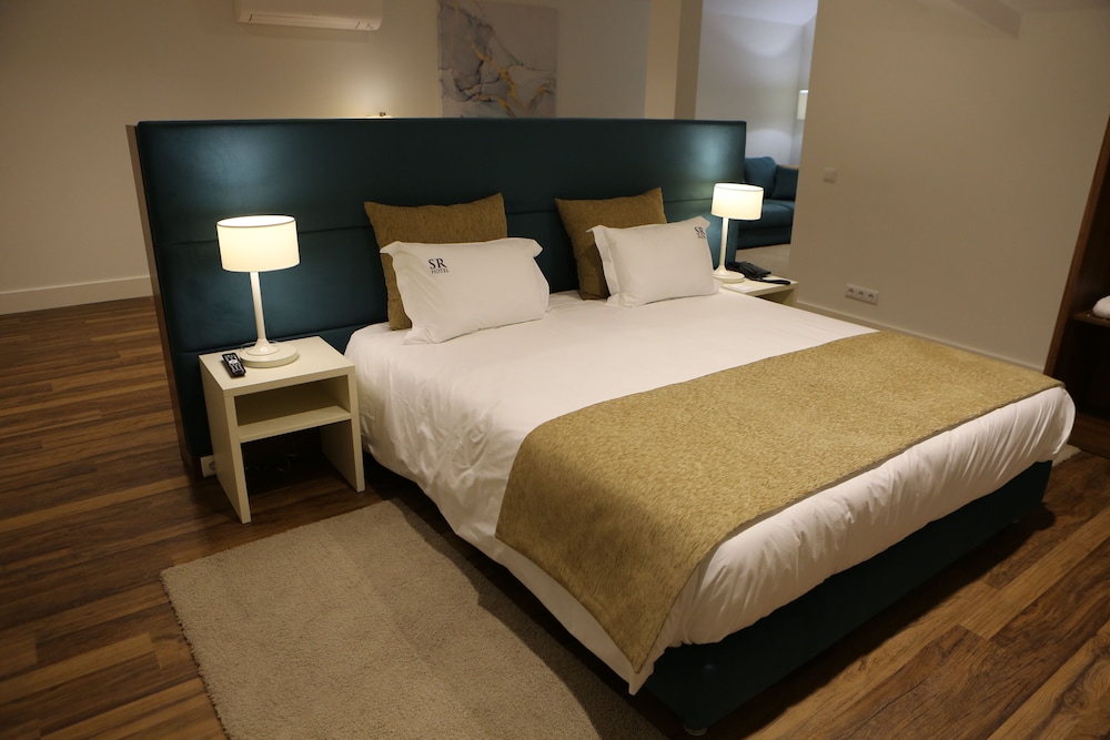Deluxe Suite - Photo 1
