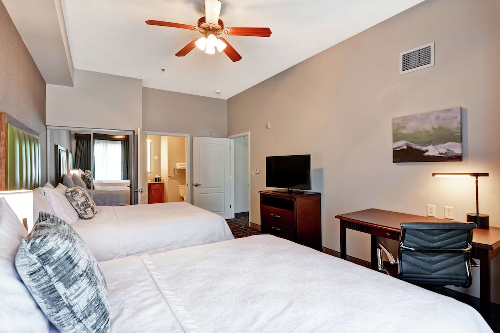 Suite, 2 Queen Beds, Accessible, Non Smoking