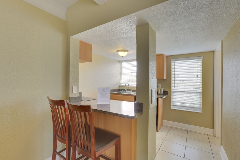 Deluxe Room, Two Double Beds, Kitchenette photo 3