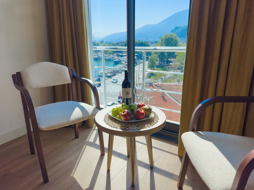 Deluxe Triple Room, Side Sea View - Photo 18