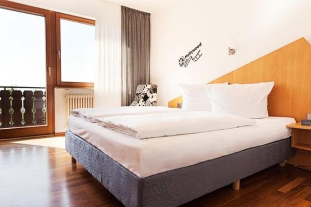 Comfort Single Room, 1 Twin Bed, Balcony, Valley View (Plus) photo 2