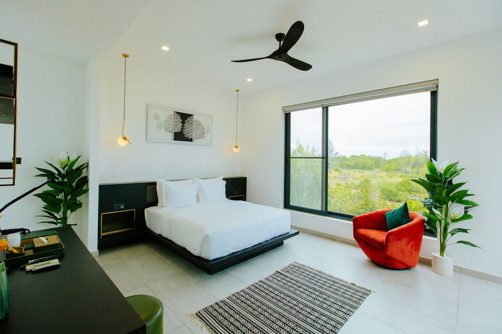 3 Br Villa, Partial Sea View