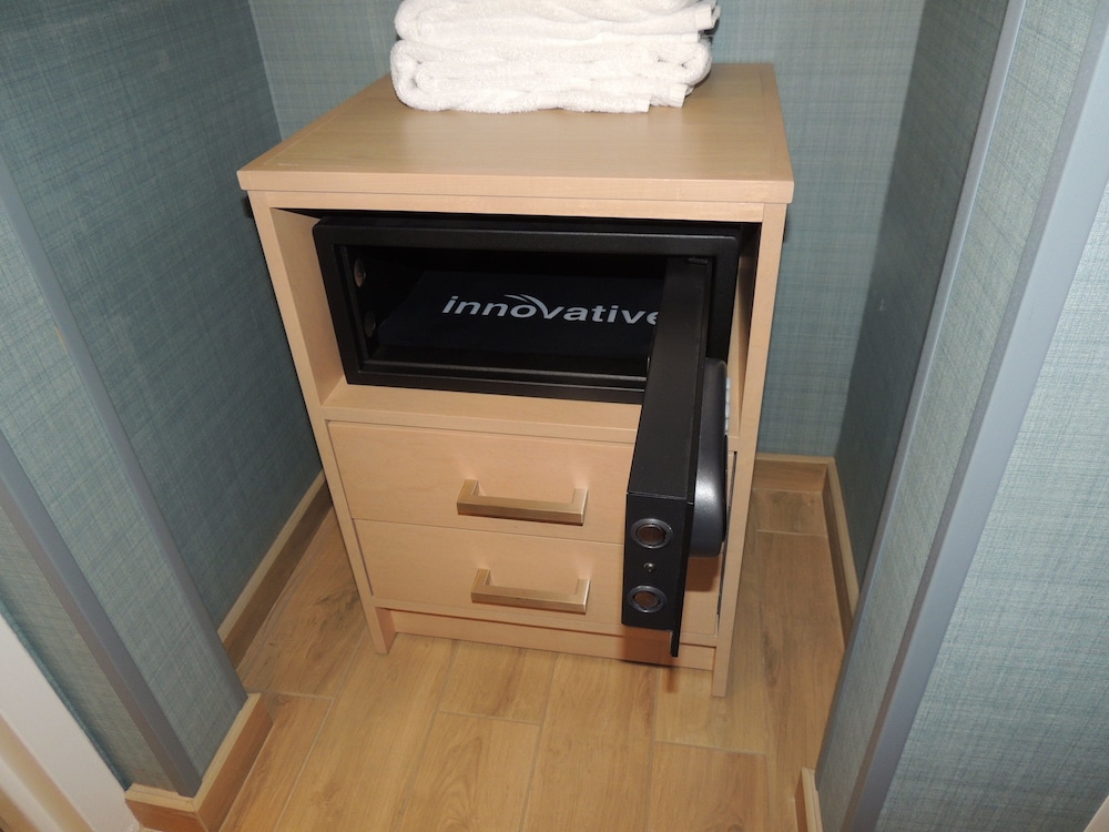 Studio Suite, 1 King Bed, Kitchenette - Photo 5