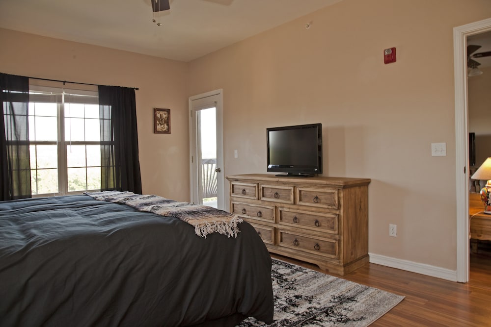 Three Bedroom Condo - Lower Level Ground 21 photo 2