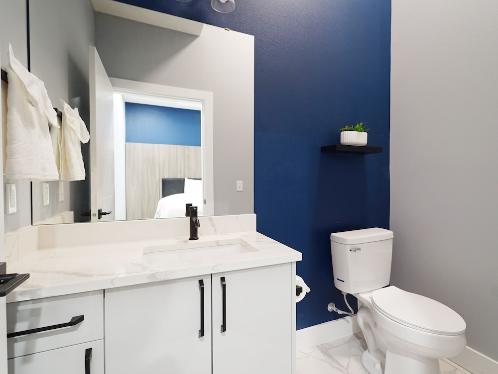 Family Suite with Jacuzzi photo 2