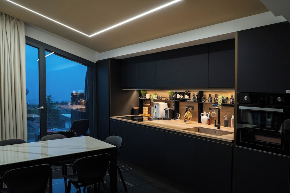 Superior Studio Suite, City View