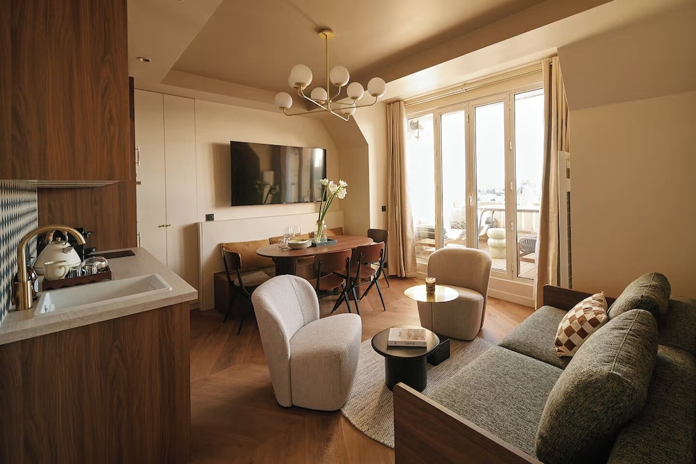 Family Penthouse photo 1