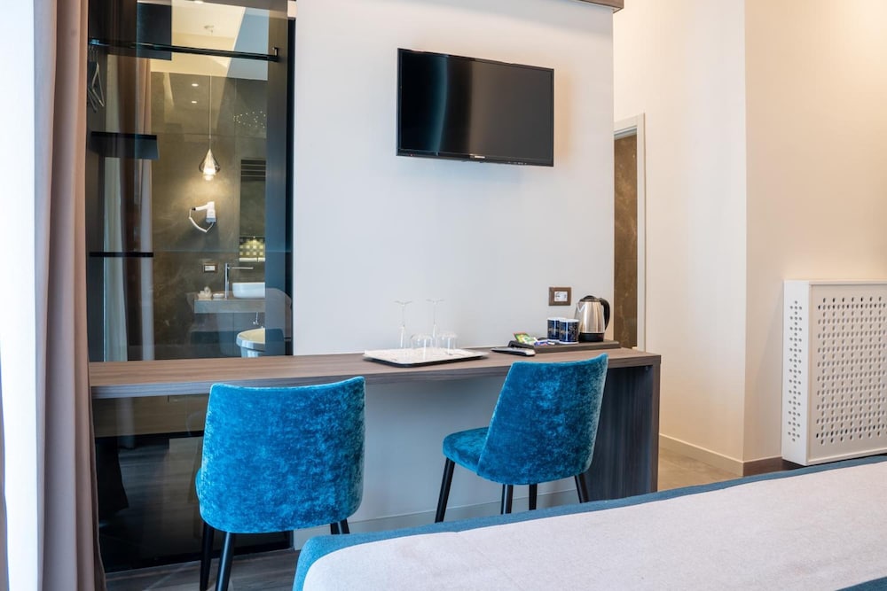 Suite, Hot Tub, Sea View photo 2