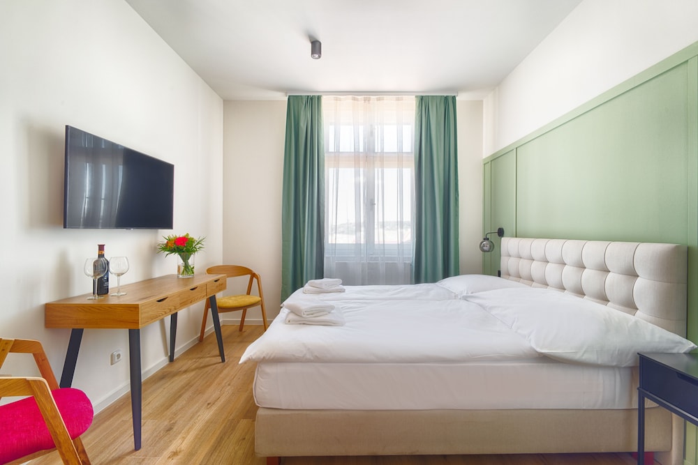 Basic Double or Twin Room, Ground Floor