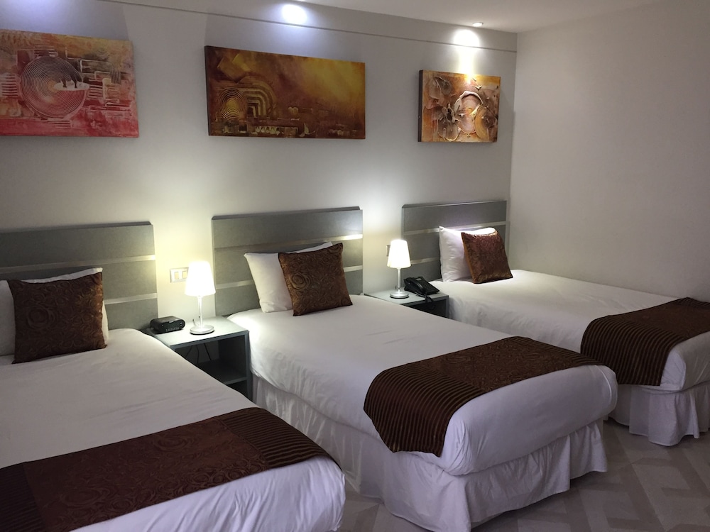 Triple Room, 3 Twin Beds, Private Bathroom photo 1