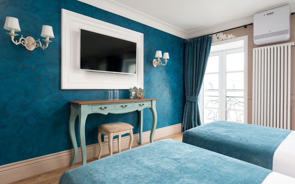 Superior Double or Twin Room photo 3
