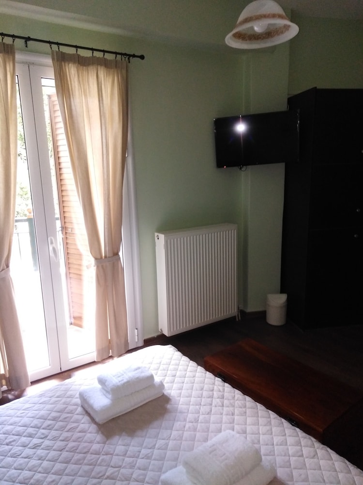 Economy Double Room photo 2