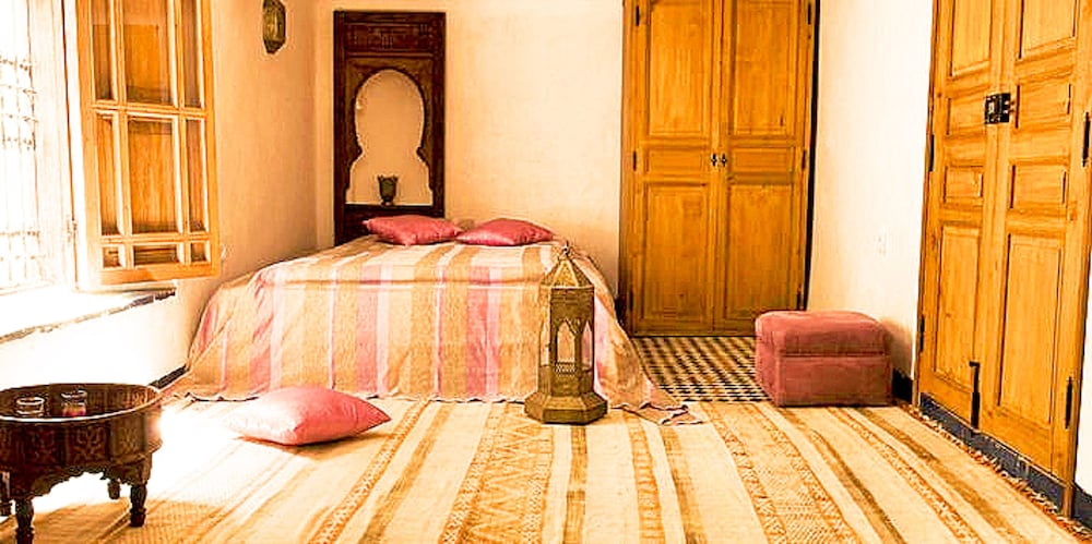 Romantic Suite (Mauve) photo 2