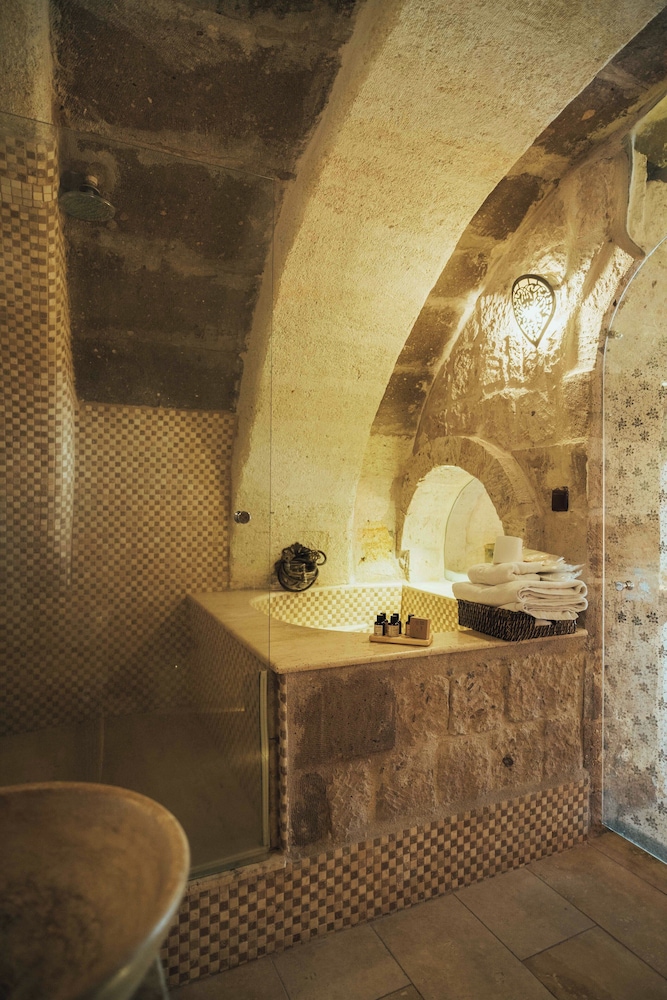Deluxe Stone Suite with Stone - Photo 44