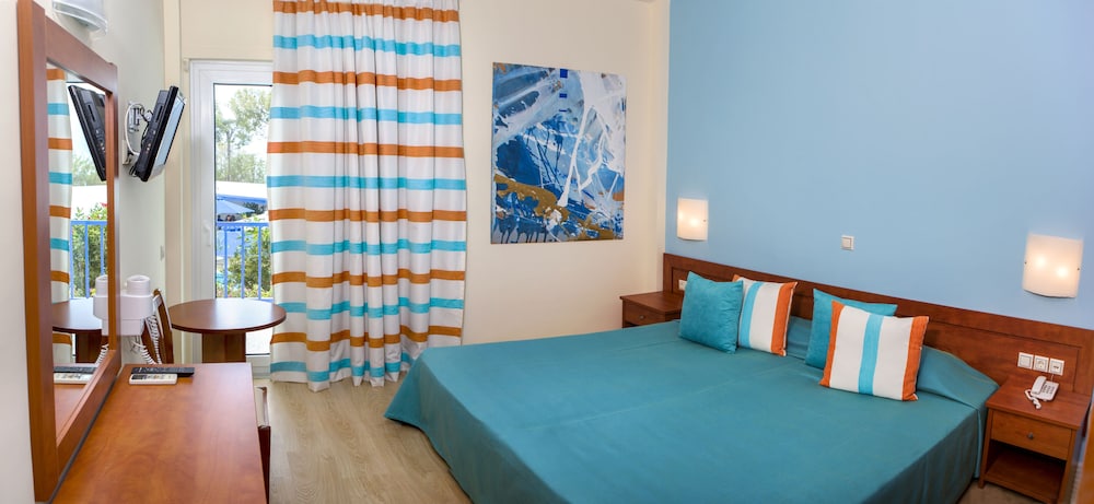 Double or Twin Room, Sea View photo 3