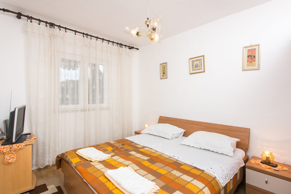 Apartment (One Bedroom Apartment)