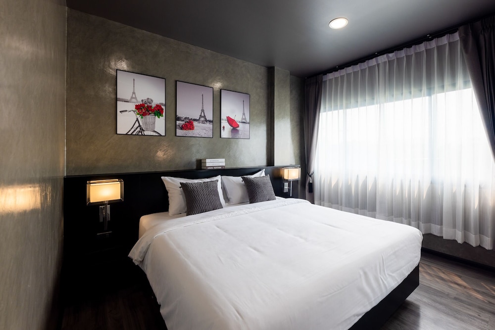 Standard King Room - Photo 6