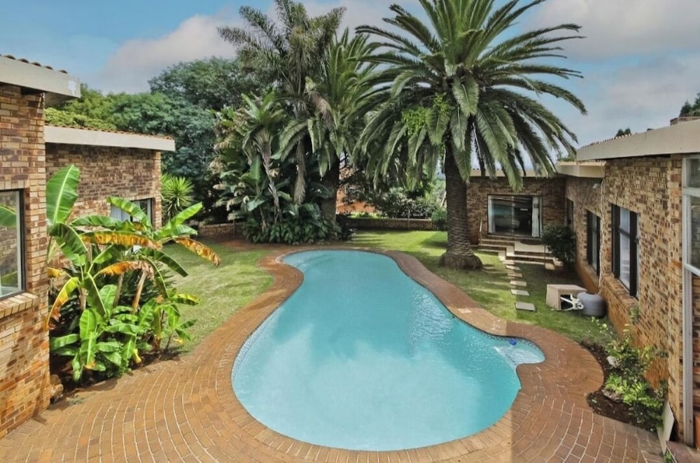 House, Pool View photo 1