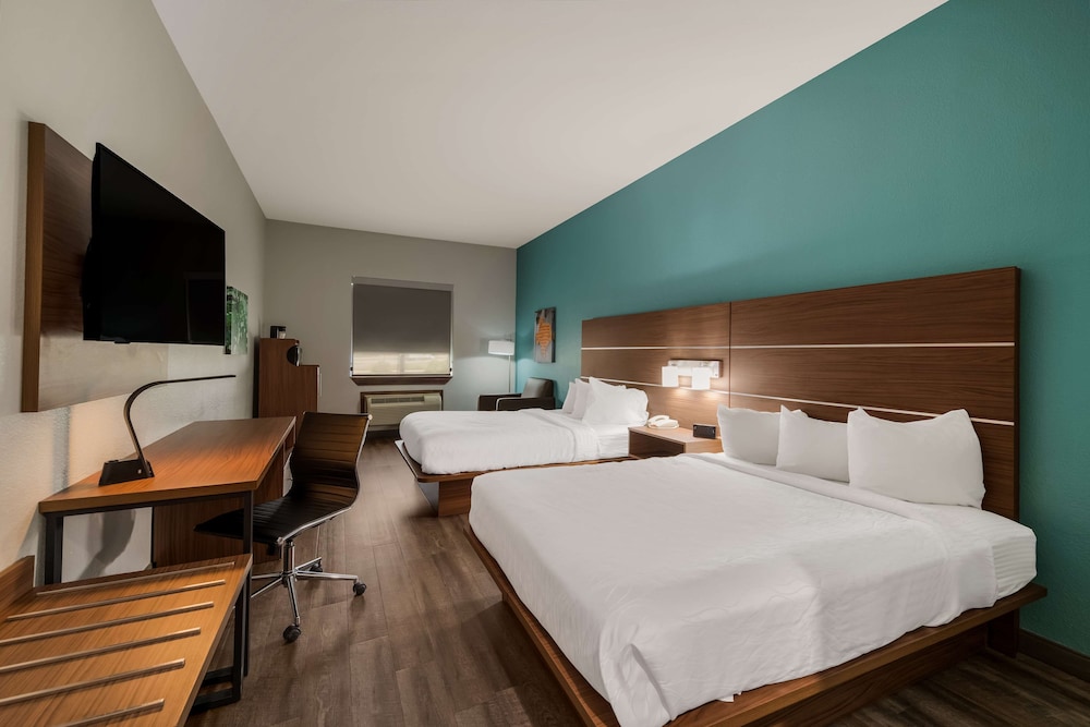 Standard Room, 2 Queen Beds, Non Smoking, Refrigerator & Microwave