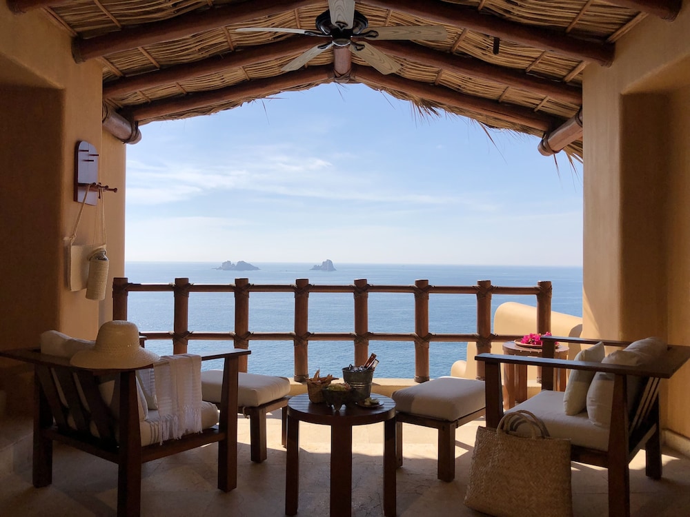 Cliffside Ocean Front Suite - Photo 11