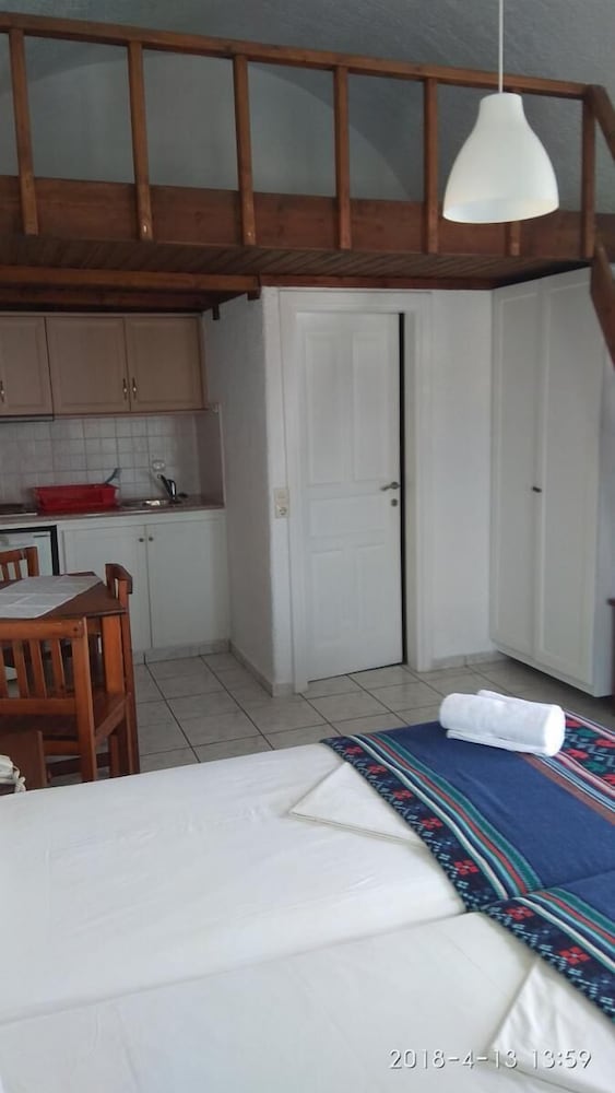Standard Studio, Balcony - Photo 11