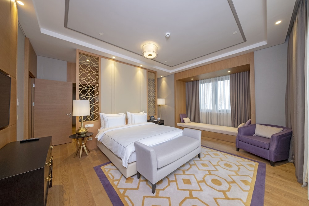 Executive Suite, Garden View