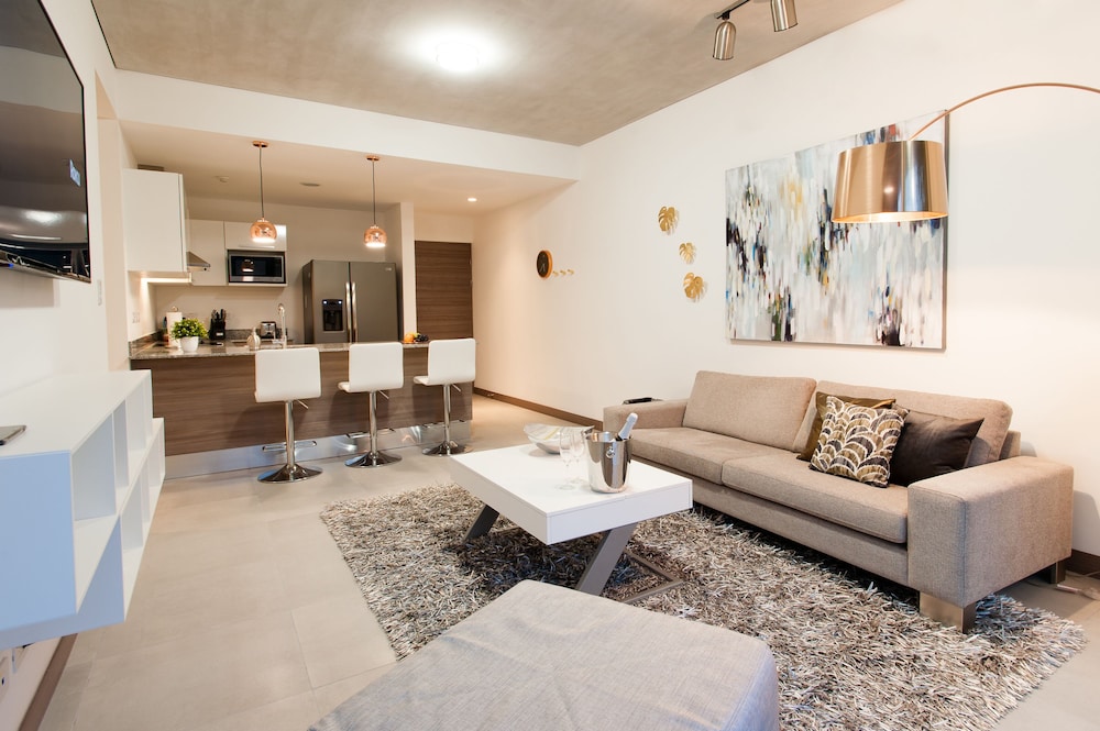 Luxury Apartment, 2 Bedrooms, City View, Tower photo 1