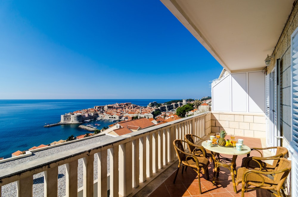 Apartment (Premium Two Bedroom Apartment with Ba)