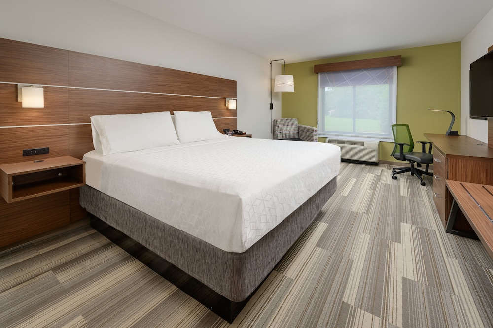 Standard Room, 1 King Bed with Sofa bed (Wet Bar) - Photo 4